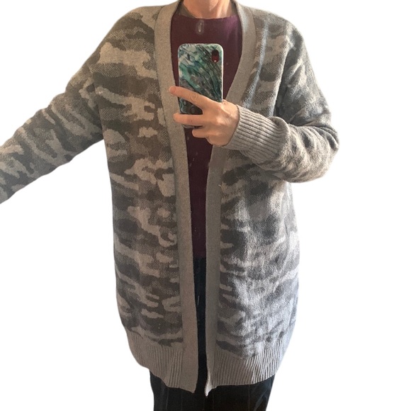 Long length camo cardigan mid thigh. Not cc eligible.  Duplicate - Picture 1 of 13